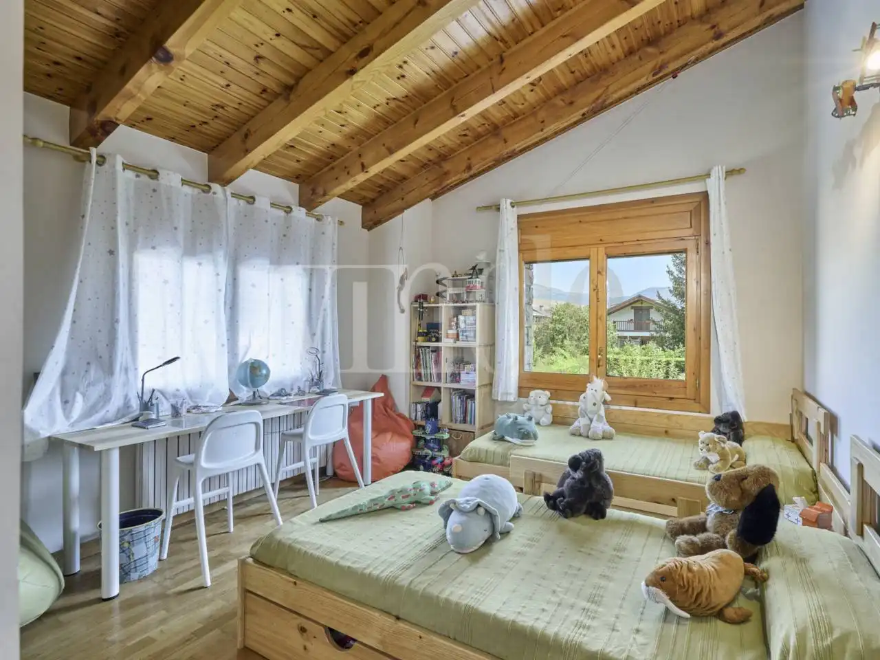 Habitación de Casa o chalet en venta en Puigcerdà con Calefacción, Jardín privado y Parquet