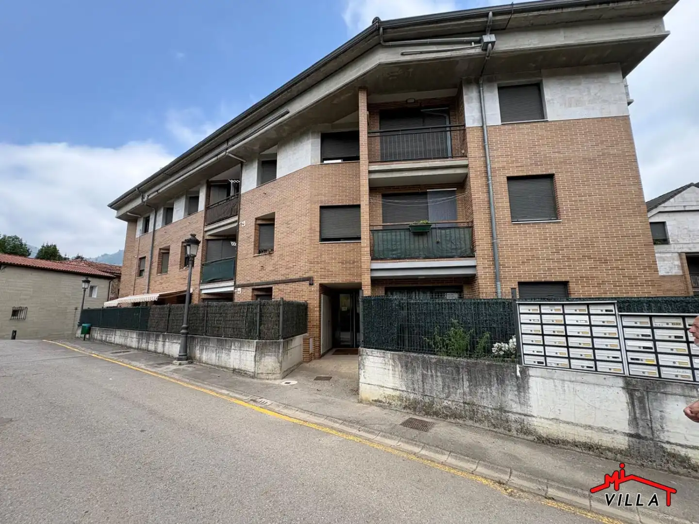 Vista exterior de Planta baixa en venda en Limpias amb Calefacció, Terrassa i Traster