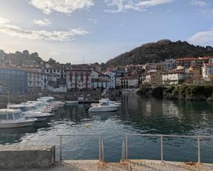 Vista exterior de Pis en venda en Mundaka amb Calefacció, Terrassa i Traster