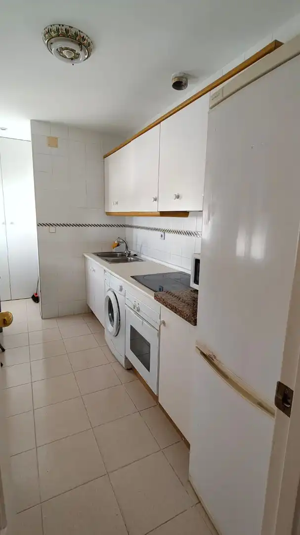 Cocina de Apartamento en venta en Rota con Amueblado, Lavadora y Microondas