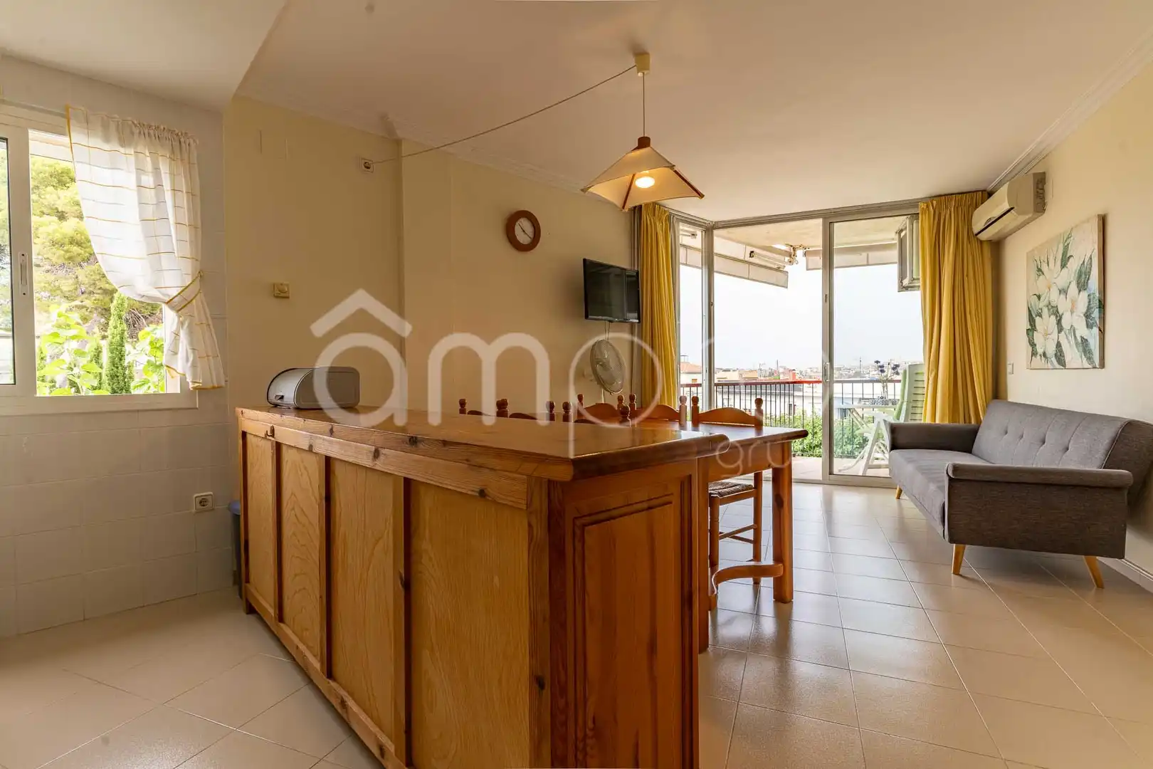 Wohnung zum Verkauf in Torredembarra mit Klimaanlage, Terrasse und Schwimmbad