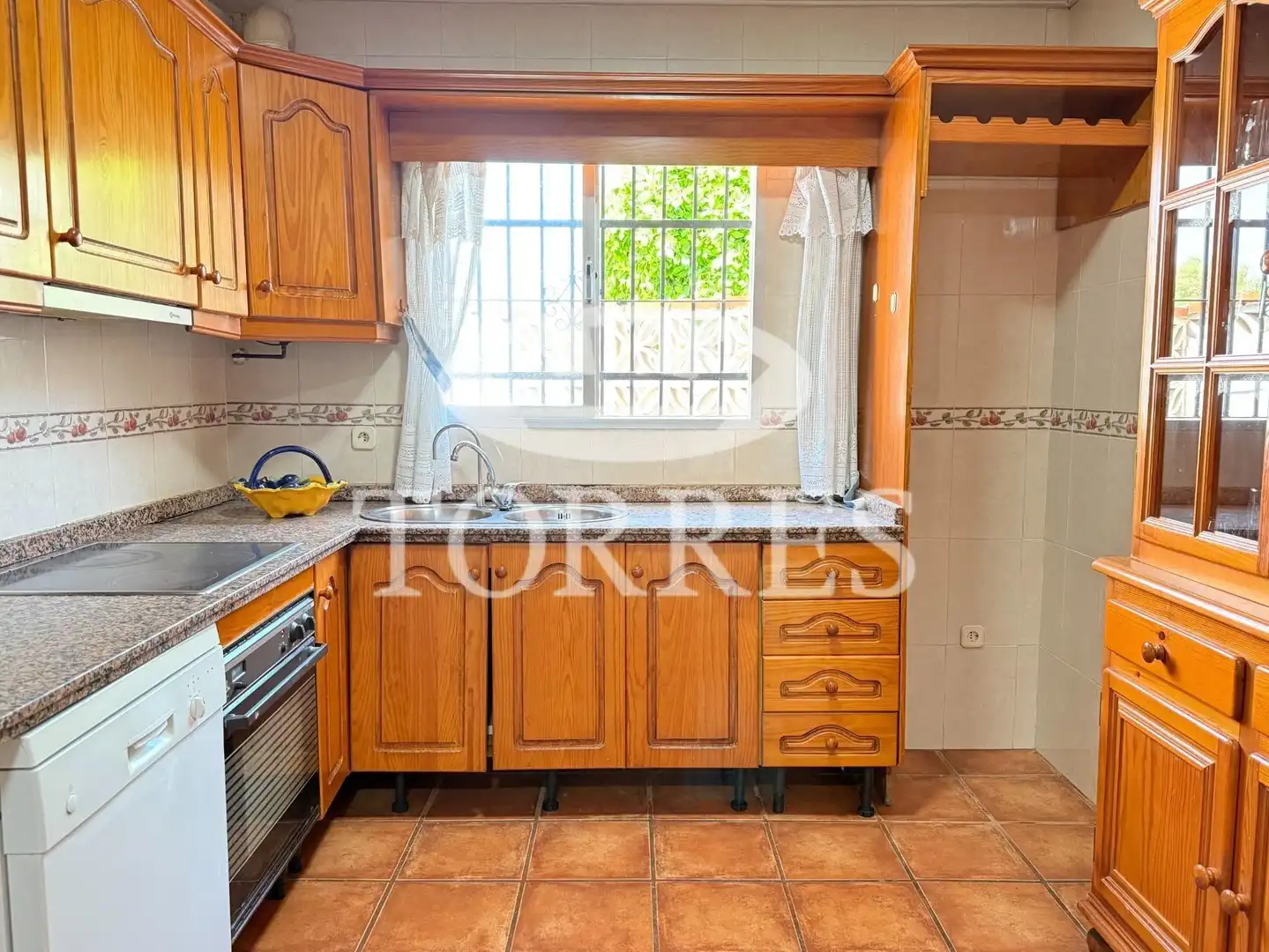 Cocina de Casa adosada en venta en Málaga con Terraza, Balcón y Piscina comunitaria