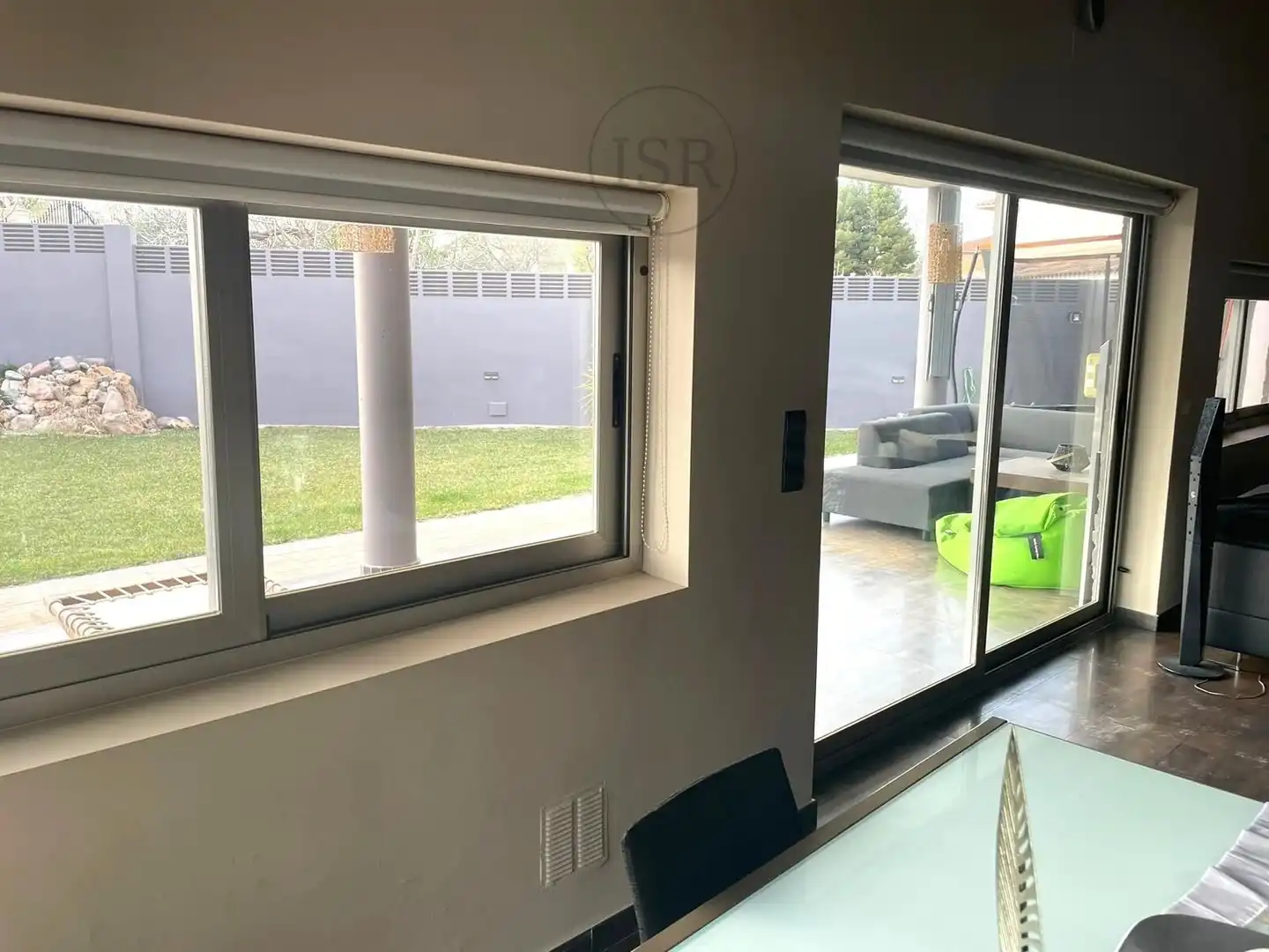 Vista exterior de Casa o xalet en venda en Baza amb Aire condicionat, Calefacció i Jardí privat