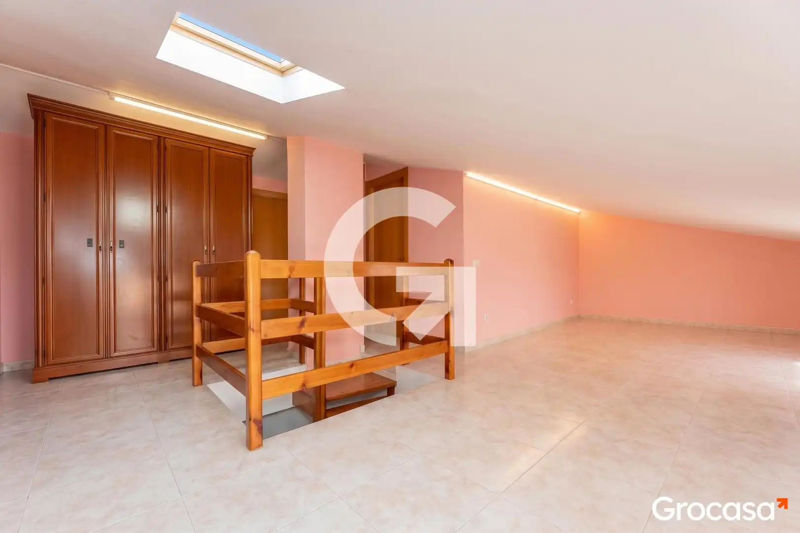 Flat for sale in Cornellà de Llobregat  with Heating and Balcony