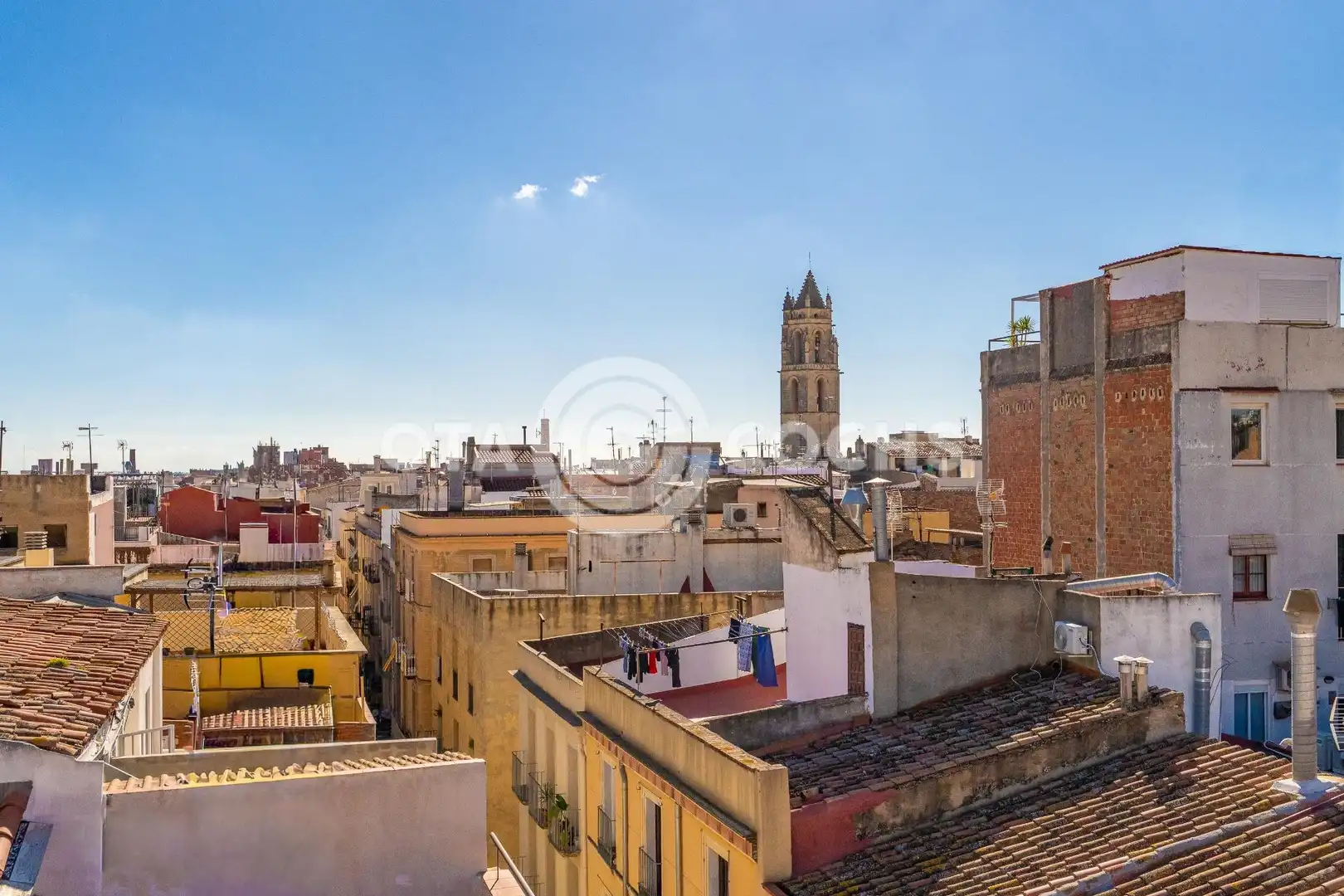Vista exterior de Pis en venda en Reus amb Aire condicionat, Terrassa i Balcó