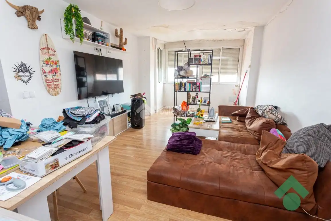 Living room of Flat for sale in Algeciras  with Furnished