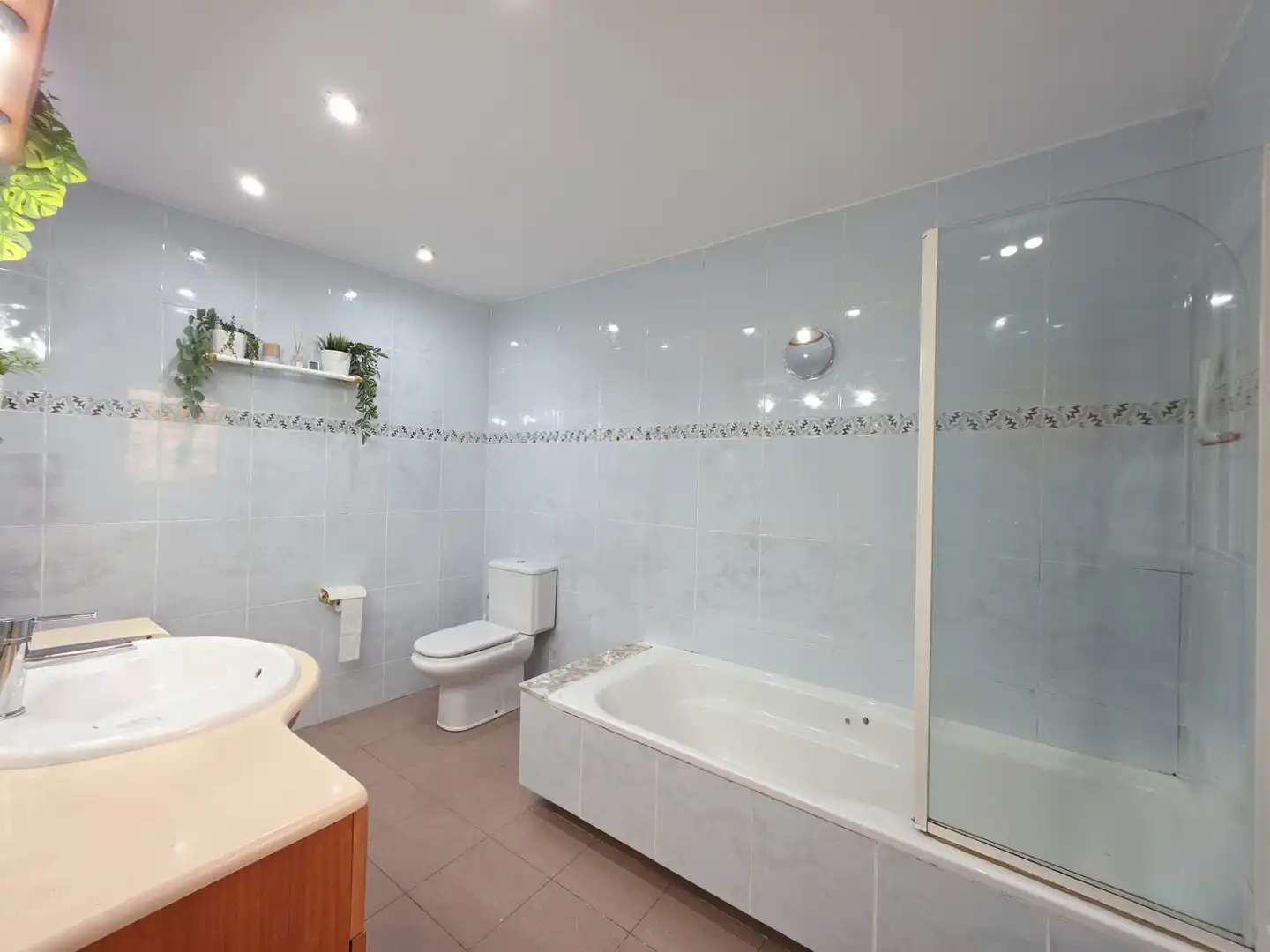 Badezimmer von Erdgeschoss zum Verkauf in Barcelona mit Heizung, Terrasse und Möbliert