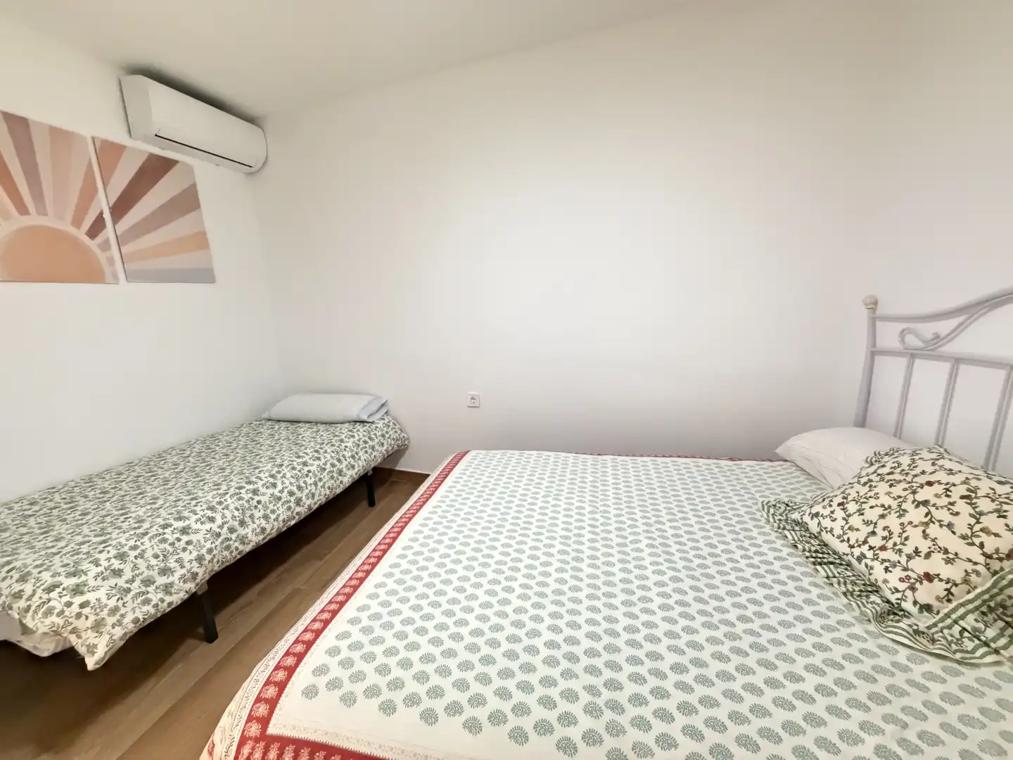 Habitación de Casa adosada en venta en Sotillo de la Adrada con Aire acondicionado, Terraza y Amueblado