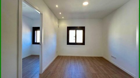 Foto 3 de Piso en venta en De Travau, El Turó de la Peira, Barcelona Capital