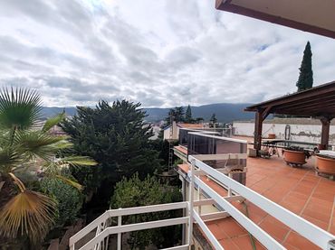 House with pool for sale in Eixample