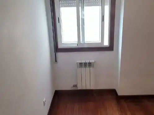 Bedroom of Flat for rent in Vigo   with Air Conditioner, Parquet flooring and Storage room
