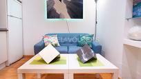 Sala d'estar de Apartament en venda en  Madrid Capital amb Calefacció i Balcó