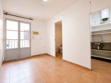 Apartment with balcony for sale in Carrer d'en Rubí 10