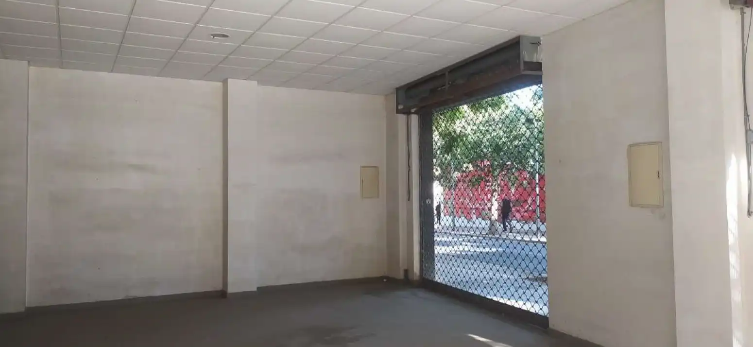 Local en venta en Montcada i Reixac