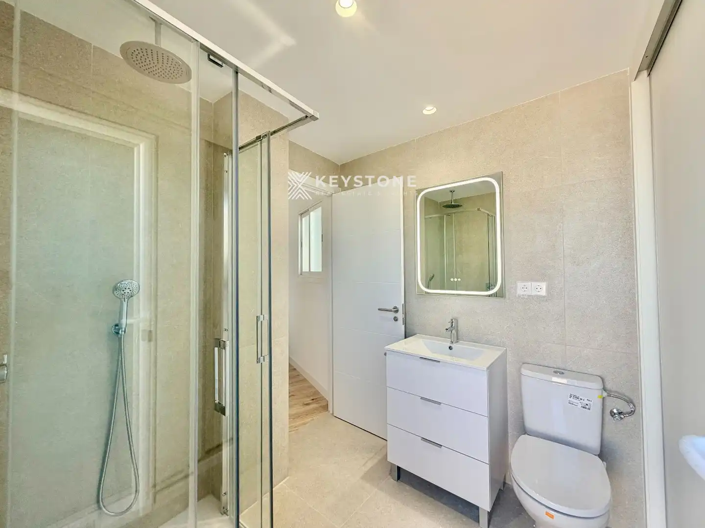 Badezimmer von Dachboden zur Miete in  Palma de Mallorca mit Klimaanlage und Terrasse