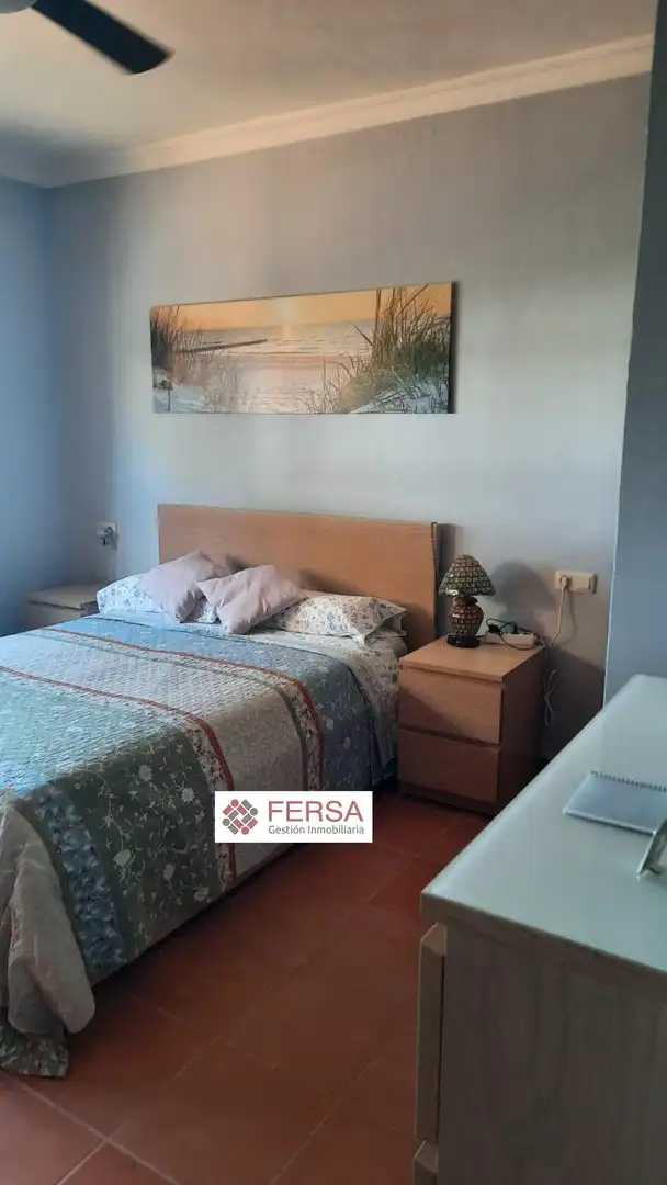 Dormitori de Casa adosada en venda en El Puerto de Santa María amb Aire condicionat, Calefacció i Jardí privat