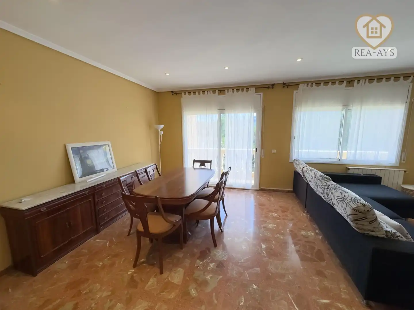 Menjador de Casa o xalet en venda en Vallirana amb Calefacció, Jardí privat i Terrassa
