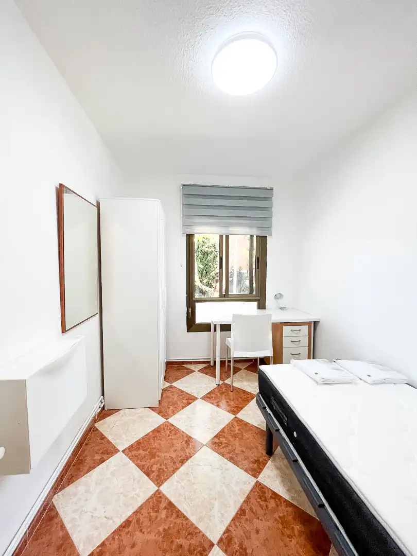 Habitación de Piso de alquiler en Cerdanyola del Vallès con Calefacción, Amueblado y Horno