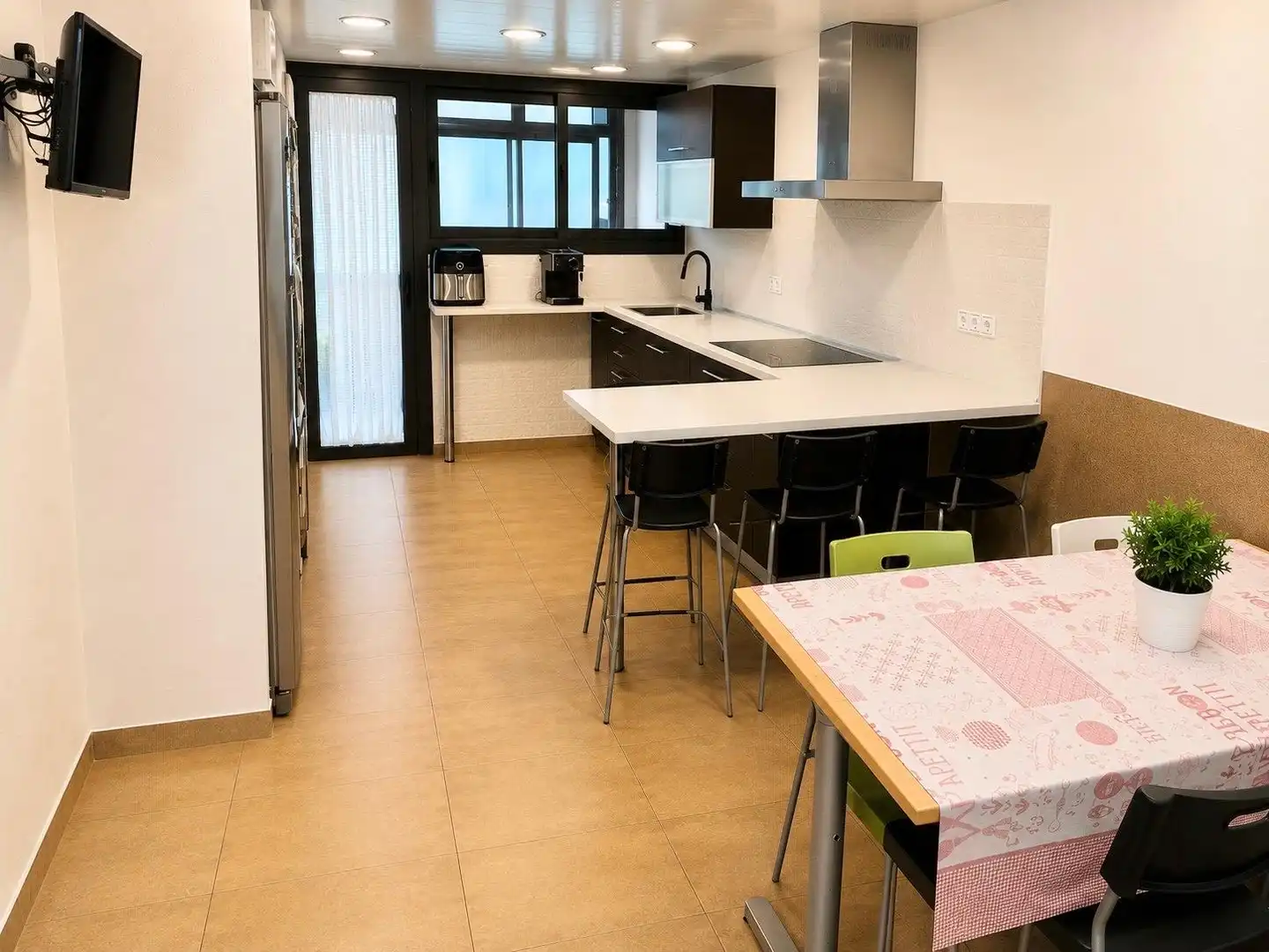 Cuina de Casa o xalet en venda en Granollers amb Calefacció, Jardí privat i Terrassa