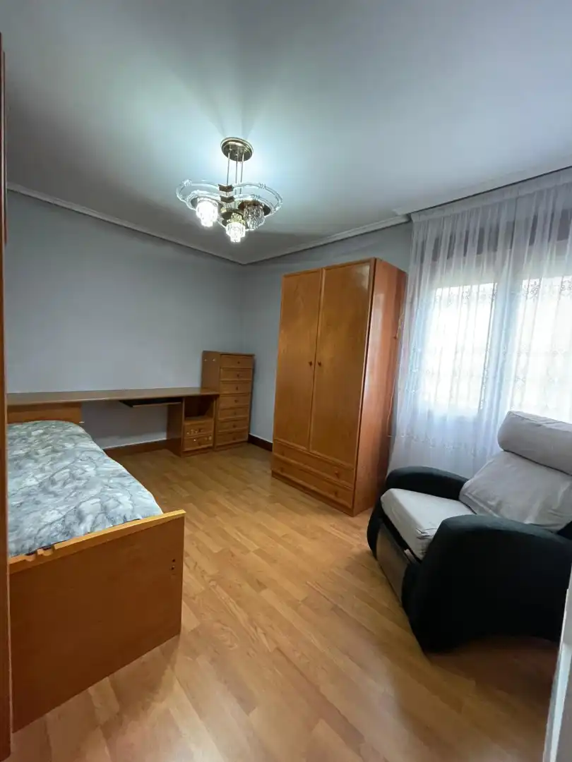 Habitación de Piso en venta en Barakaldo  con Calefacción, Amueblado y Horno