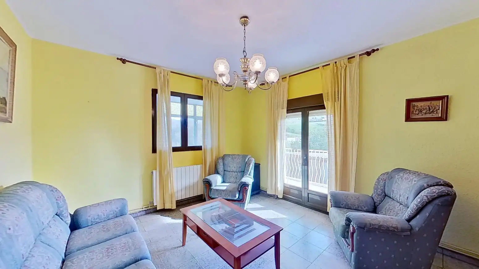 Wohnzimmer von Haus oder Chalet zum Verkauf in Polanco mit Heizung, Privatgarten und Terrasse