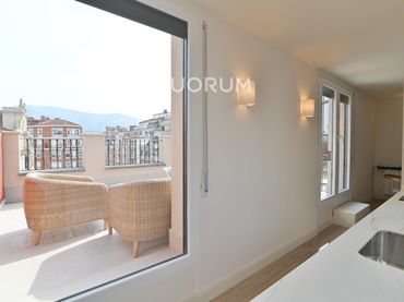 Flat with balcony to rent in Calle Marqués del Puerto