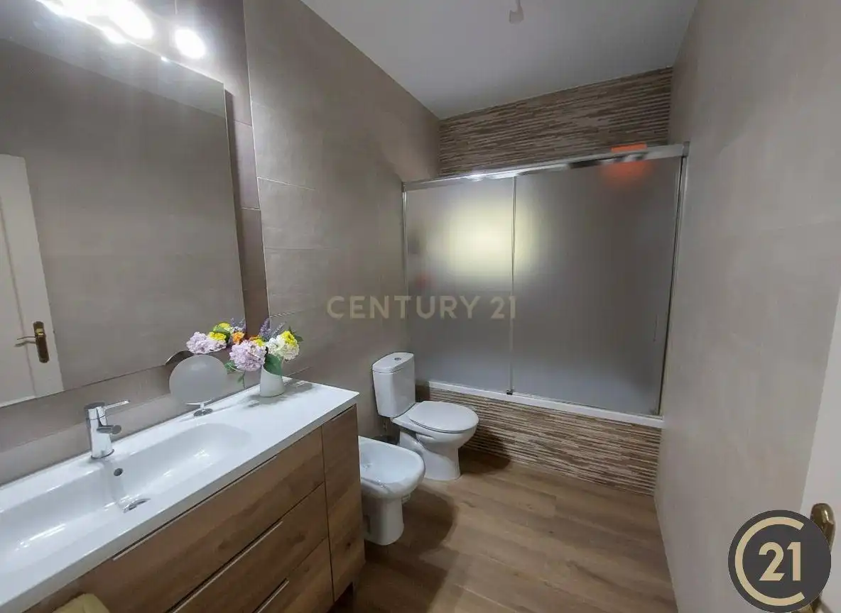 Bany de Casa o xalet en venda en Espartinas amb Aire condicionat, Jardí privat i Traster