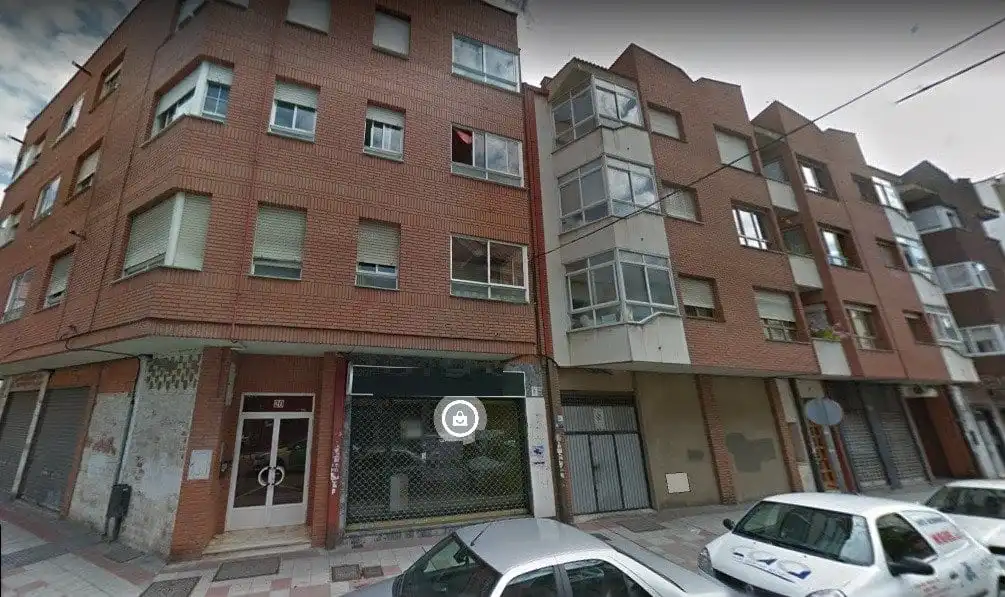 Local comercial en venda a San Claudio - La Chantría