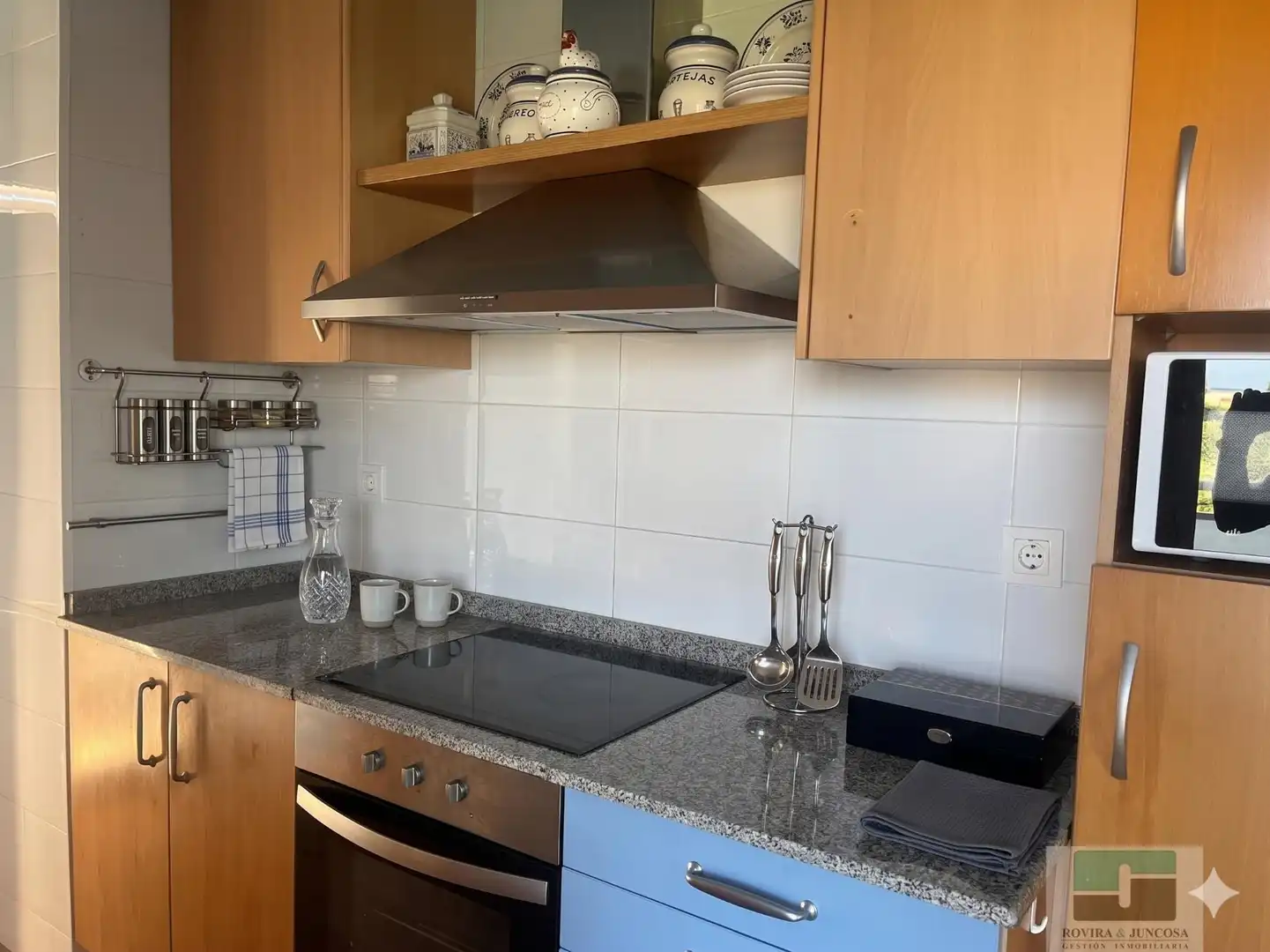 Cuina de Pis de lloguer en Castelldefels amb Aire condicionat, Parquet i Terrassa