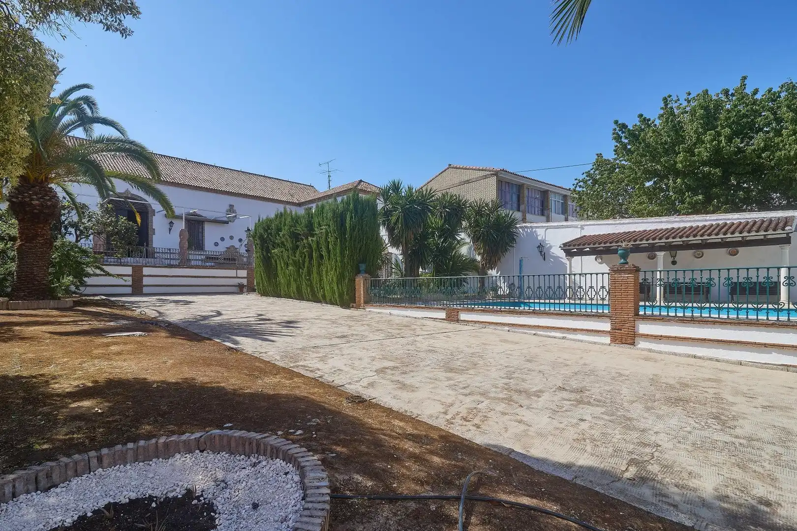 Vista exterior de Nave industrial en venta en Aguilar de la Frontera