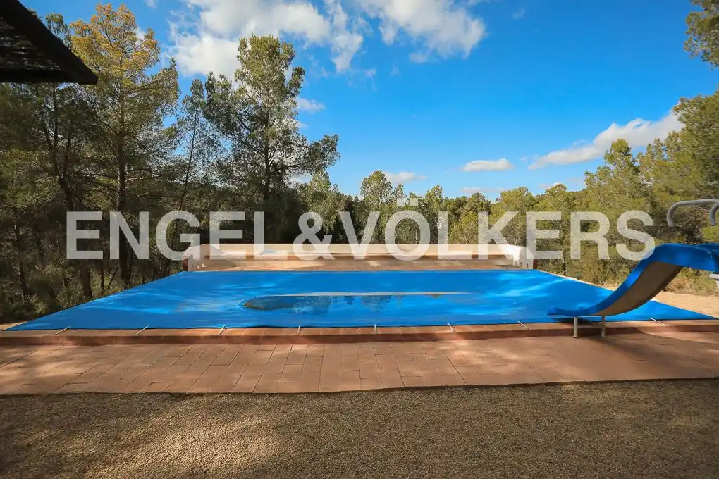 Piscina de Finca rústica en venda en Ayora amb Jardí privat, Parquet i Terrassa