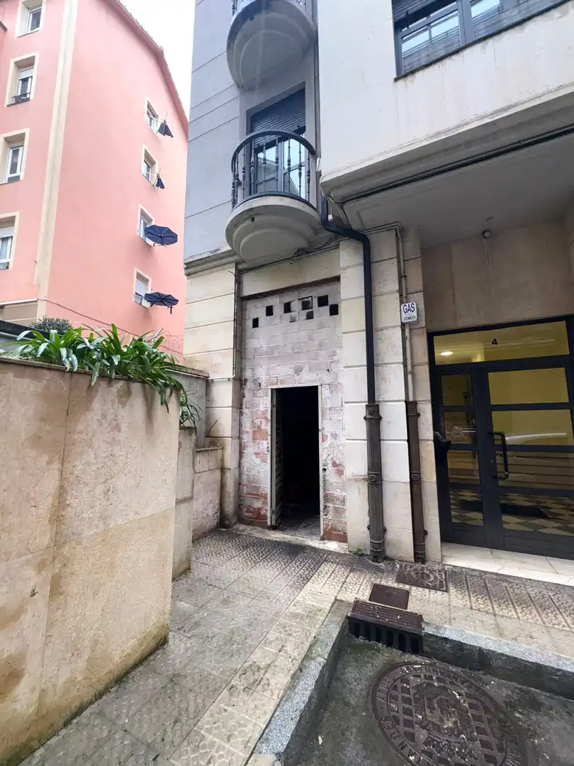 Gewerbefläche zum Verkauf in Santander - Calle Elcano 4, imagen 2