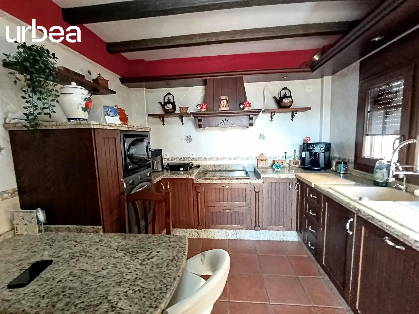 Cuina de Casa adosada en venda en Pizarra amb Aire condicionat, Terrassa i Jacuzzi