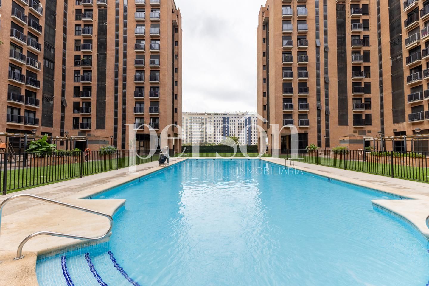 Swimming pool of Duplex to rent in  Valencia Capital  with Air Conditioner, Terrace and Community pool
