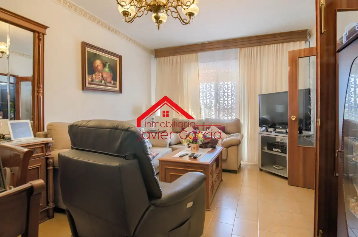 Sala de estar de Dúplex en venta en Villafranca de los Barros con Aire acondicionado, Calefacción y Terraza