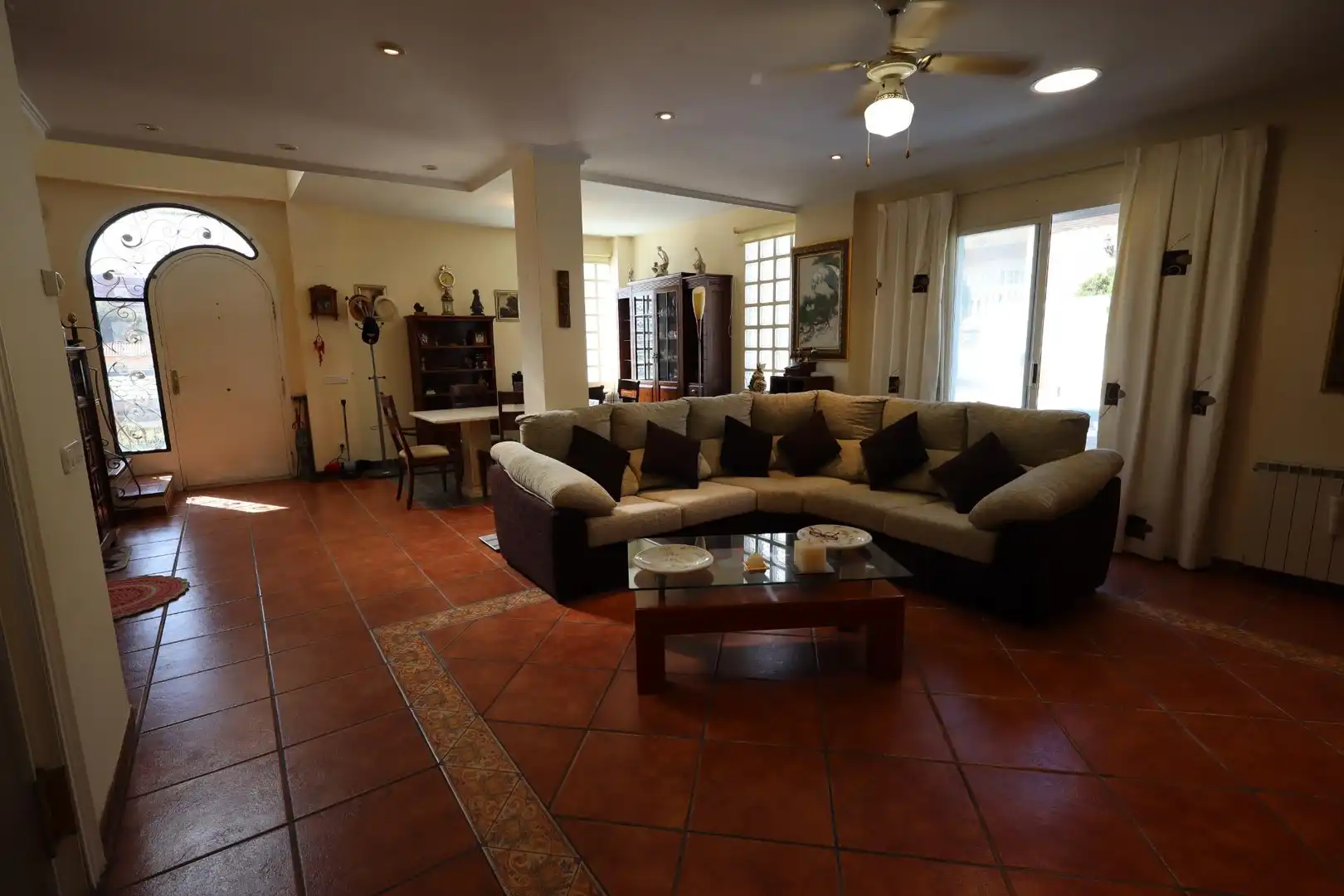 Sala de estar de Casa o chalet en venta en Chiva con Aire acondicionado, Calefacción y Jardín privado