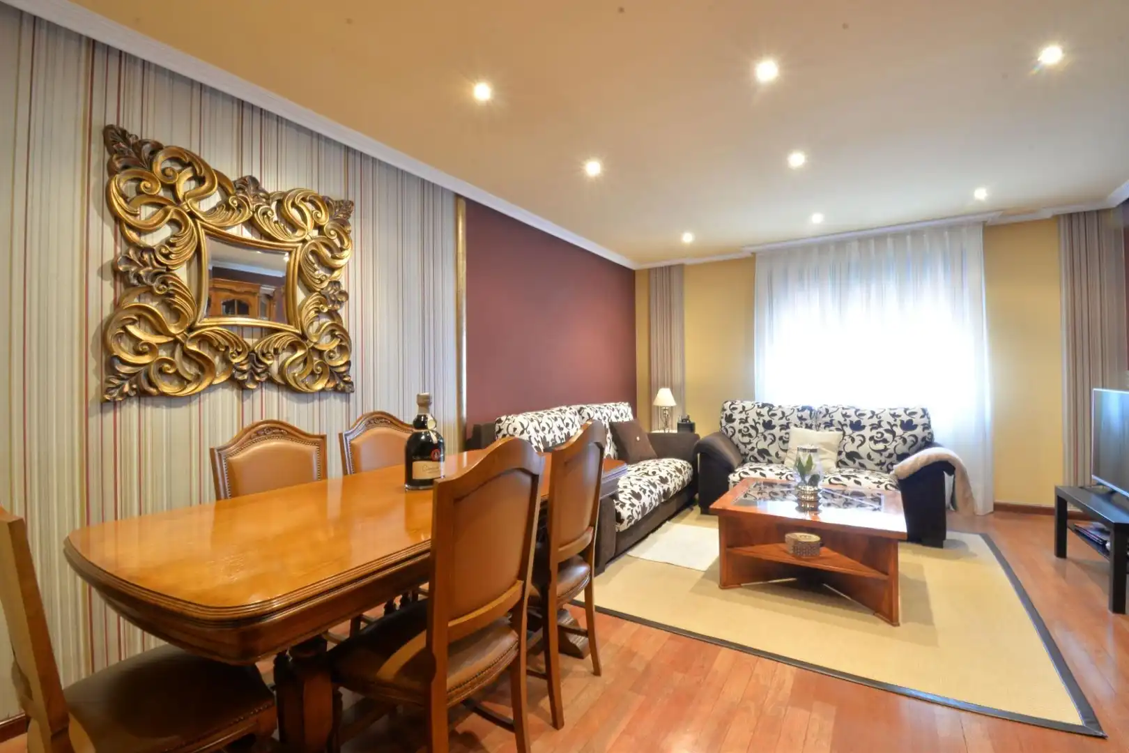 Sala de estar de Casa o chalet en venta en Oviedo  con Calefacción