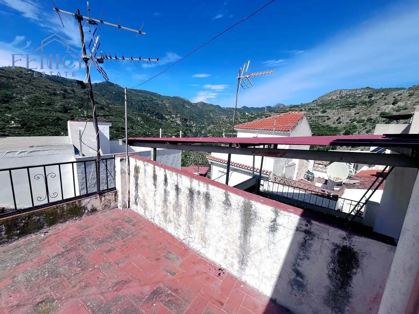 Vista exterior de Finca rústica en venda en Otívar amb Terrassa