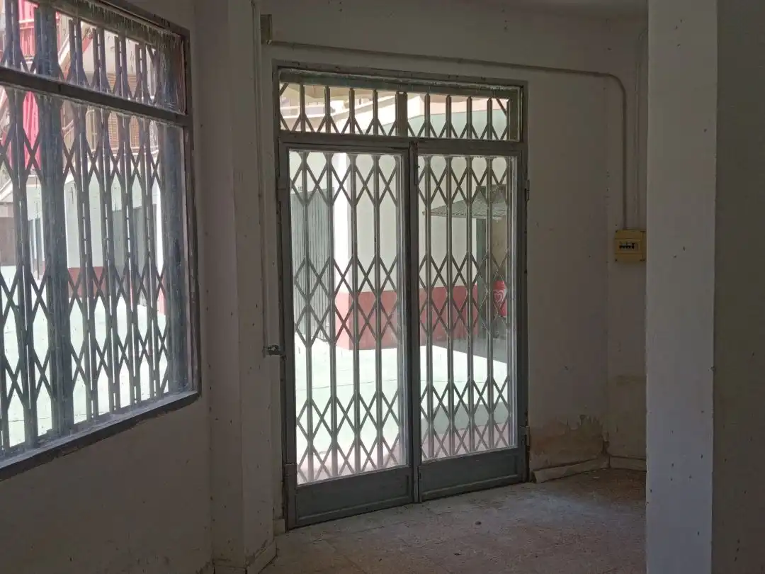 Business premises for sale in emili vendrell 3, imagen 15