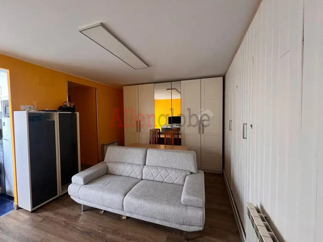 Apartamento en venta en Oviedo  con Calefacción