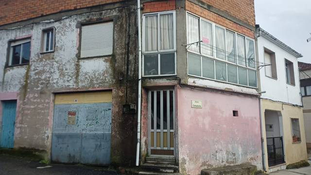 Finca rústica en Venta en Laza