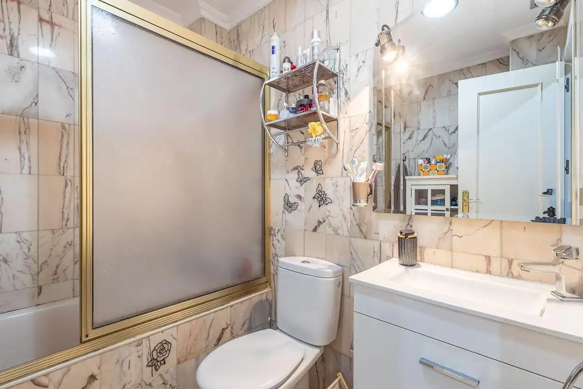 Baño de Piso en venta en Granada con Aire acondicionado, Calefacción y Terraza