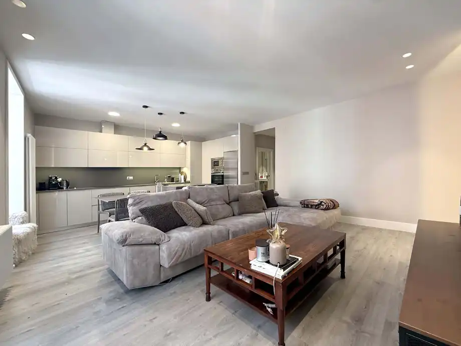 Sala de estar de Piso en venta en Vitoria - Gasteiz con Calefacción y Amueblado