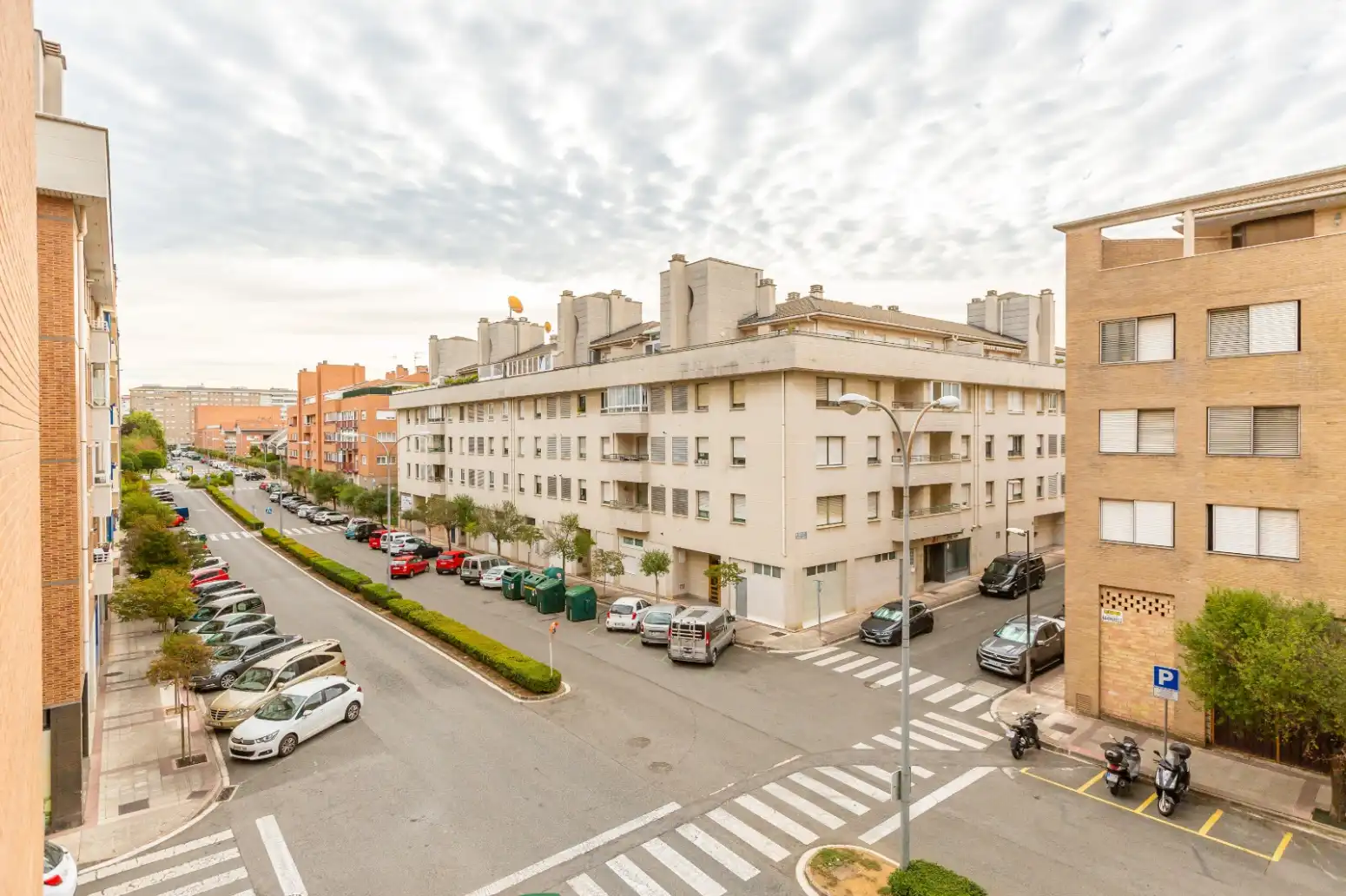 Vista exterior de Pis en venda en Barañáin / Barañain amb Calefacció, Jardí privat i Parquet