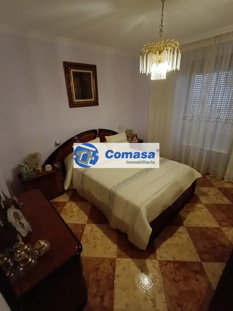 House with garden for sale in Martos, imagen 2