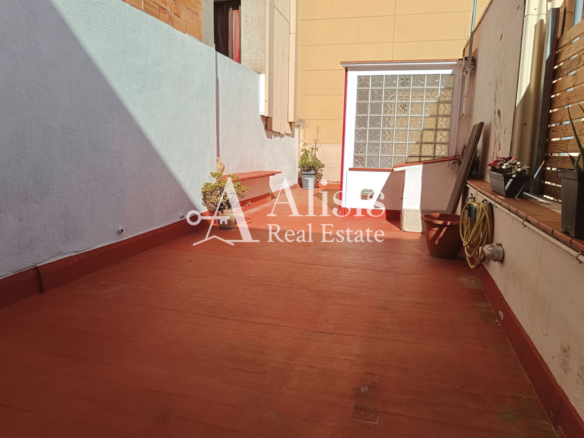 Vista exterior de Casa adosada en venta en  Barcelona Capital con Terraza