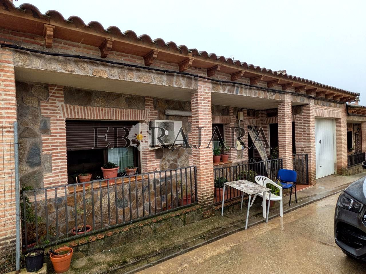 Exterior view of House or chalet for sale in Sotillo de las Palomas  with Air Conditioner, Private garden and Terrace