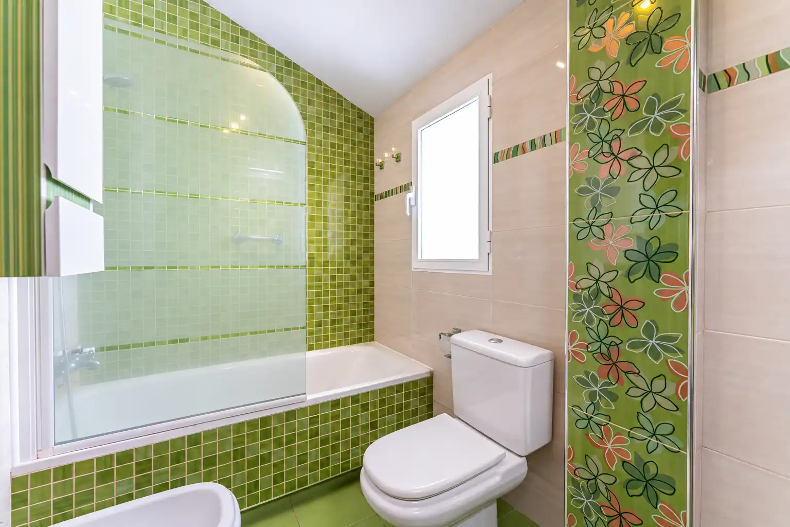Badezimmer von Maisonette zum Verkauf in Torrelodones mit Klimaanlage, Heizung und Parkett