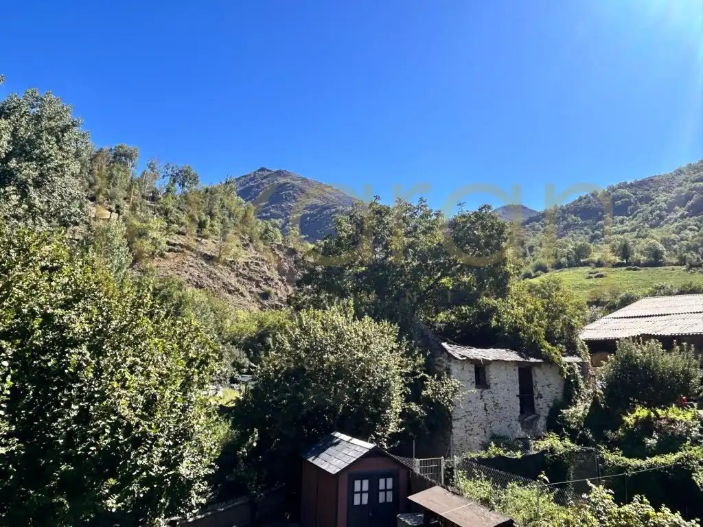Vista exterior de Dúplex en venta en La Guingueta d'Àneu