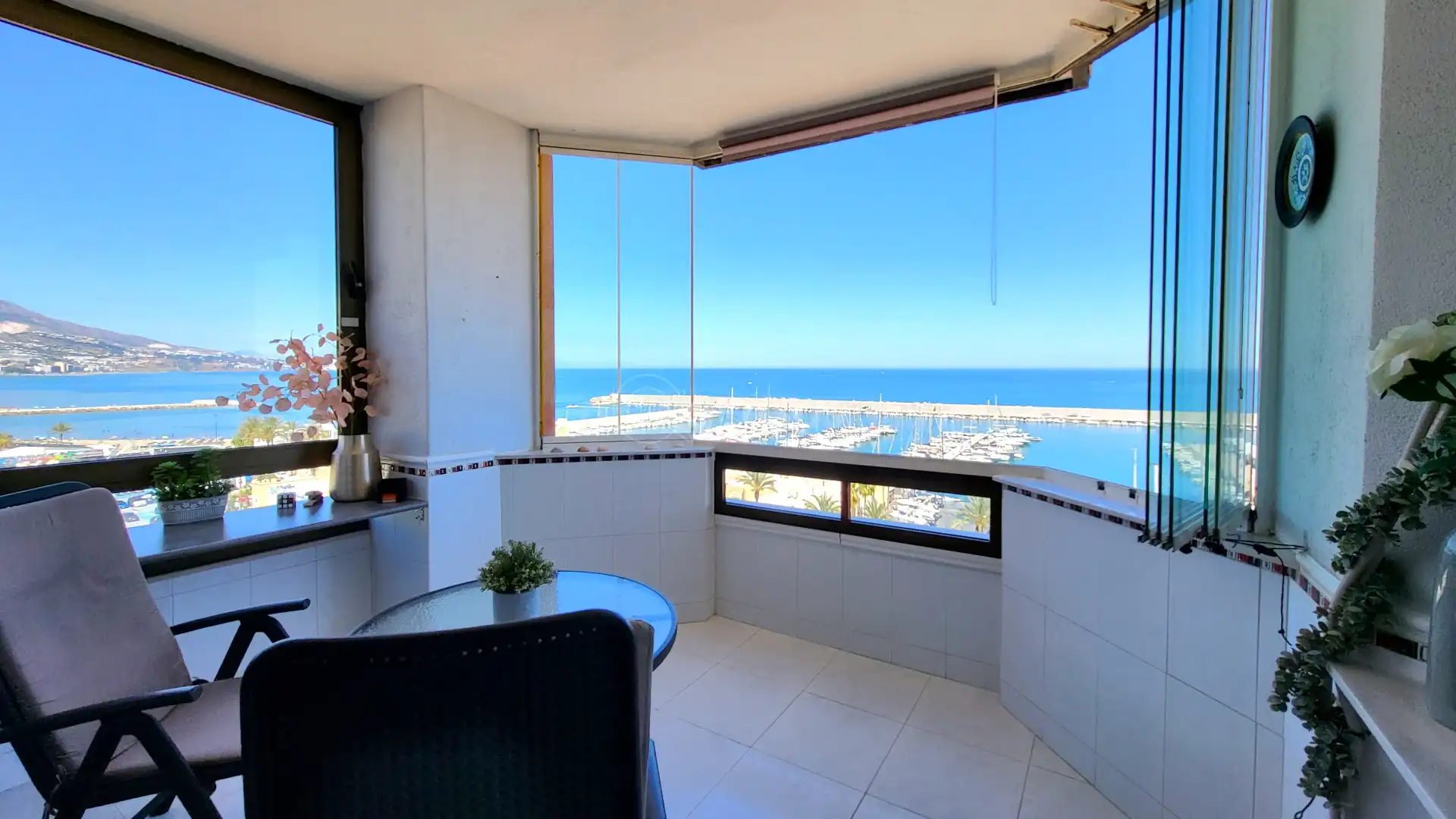 Apartment with lift for sale in Paseo Marítimo Rey de España 37